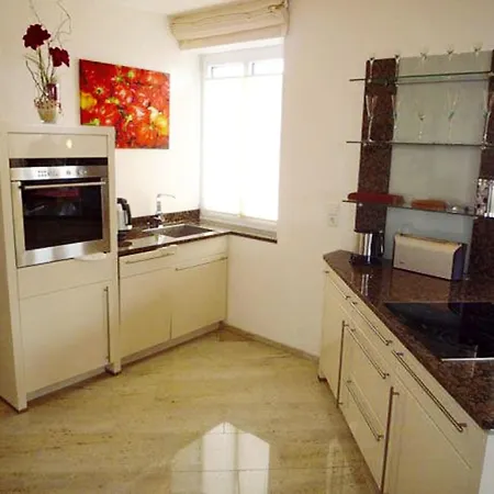 Апартаменты Duenenblick 14 *